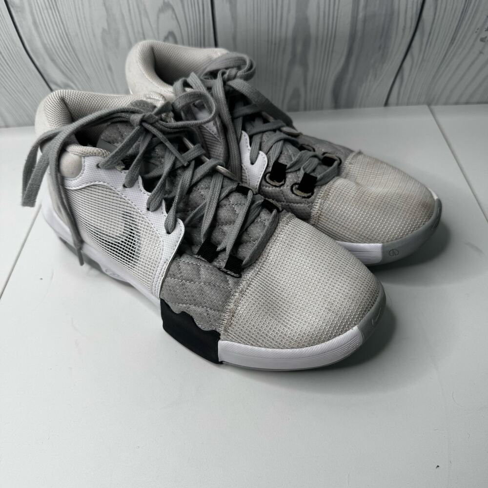 Nike LeBron James Witness VIII White Light Smoke Grey Black FB2239-100 Men's 8